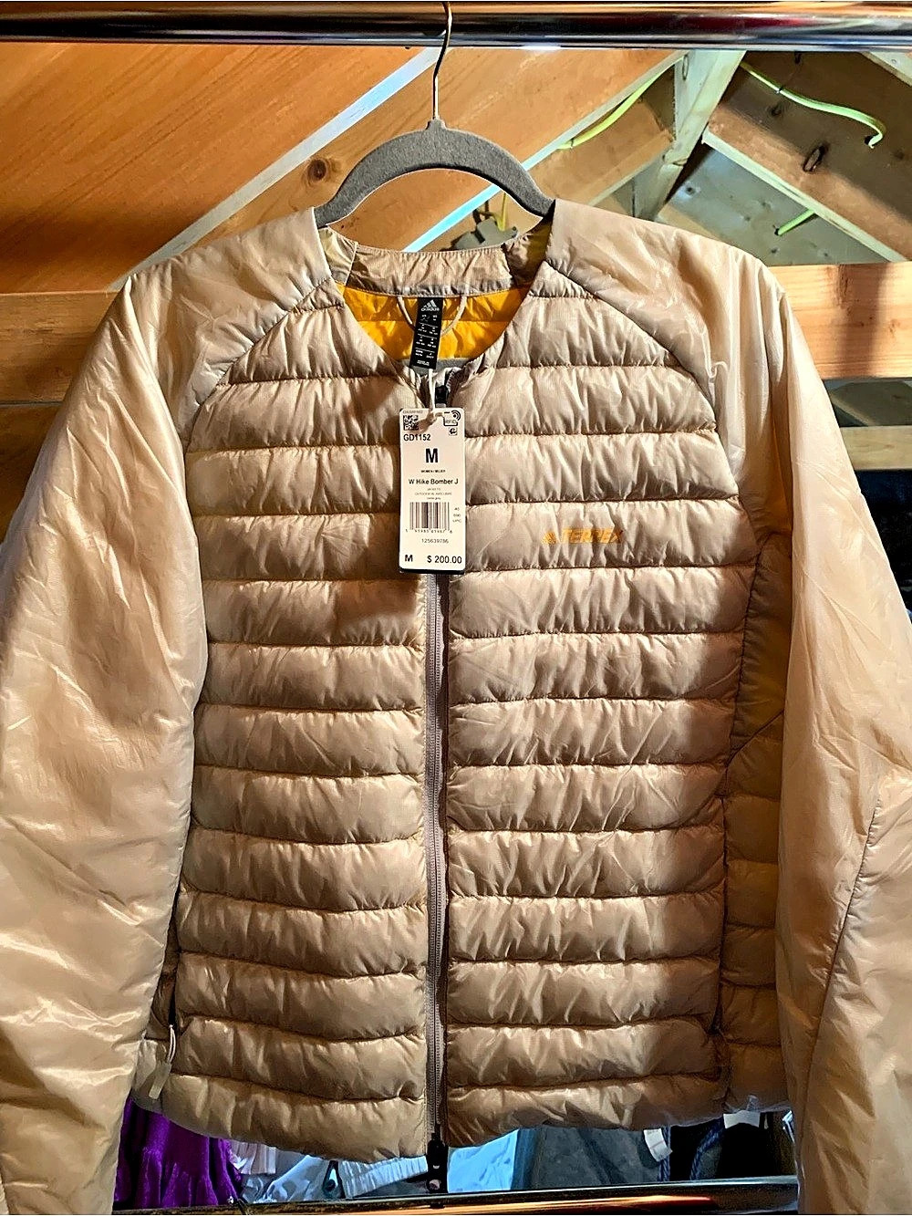 UNIQLO Lightweight Puffer Jacket in Beige Size Medium NWT